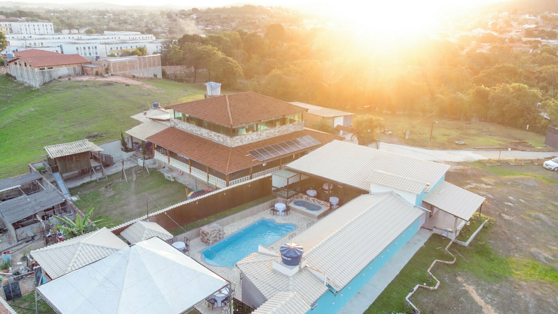 Drones na fotografia de eventos: Uma perspectiva cinematográfica para seus momentos especiais