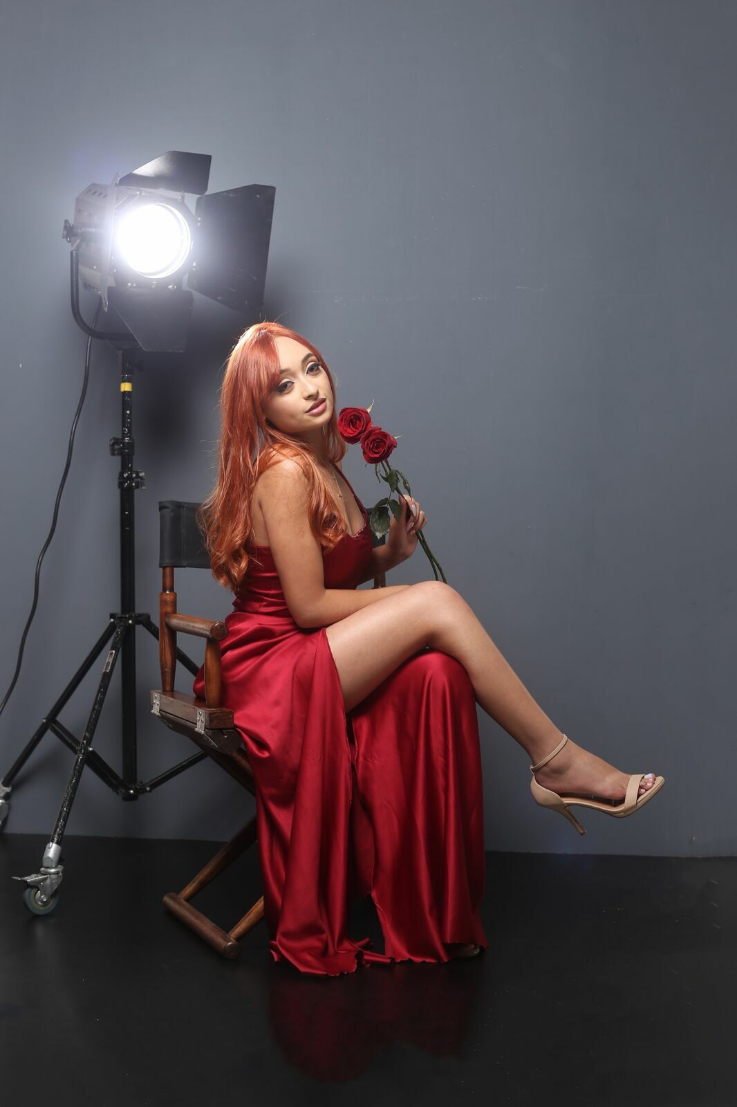 Foto Ensaio fotográfico feminino de aniversário: Celebre sua nova idade com autoestima e estilo Foto Ensaio fotográfico feminino de aniversário: Celebre sua nova idade com autoestima e estilo - Imagem 1