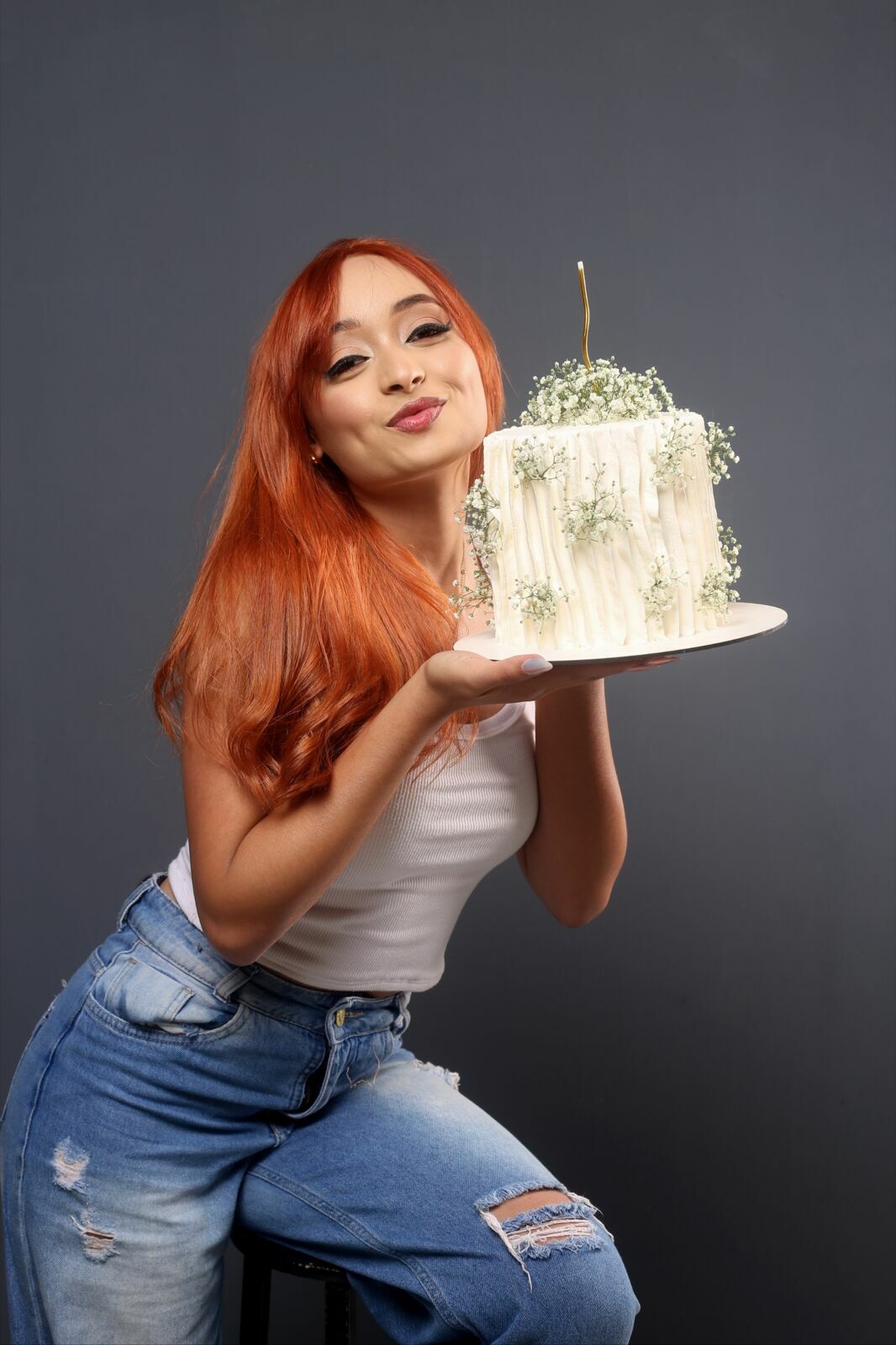 Foto Ensaio fotográfico feminino de aniversário: Celebre sua nova idade com autoestima e estilo Foto Ensaio fotográfico feminino de aniversário: Celebre sua nova idade com autoestima e estilo - Imagem 0